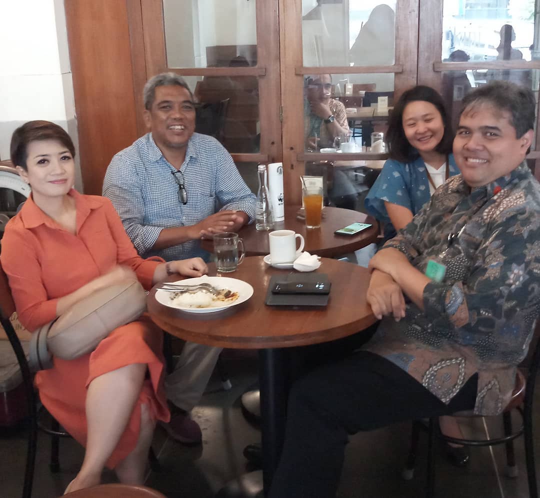 Makan Siang di Kedai